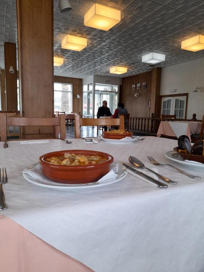 Hotel Os Carballos ซิกวยโร ภายนอก รูปภาพ
